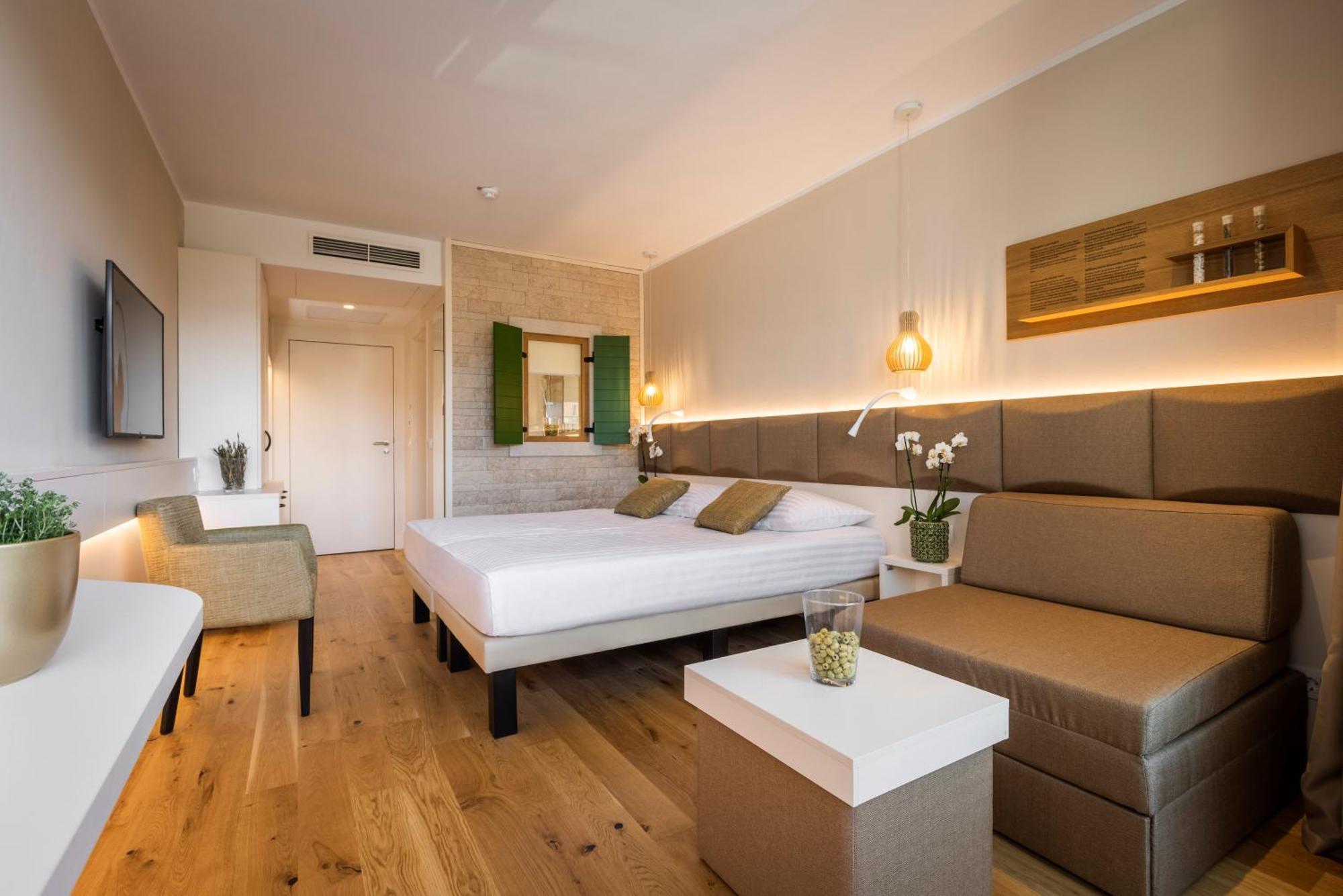 Superior Double or Twin Room Extra Bed Balcony Sea View,1278398191:JPEG